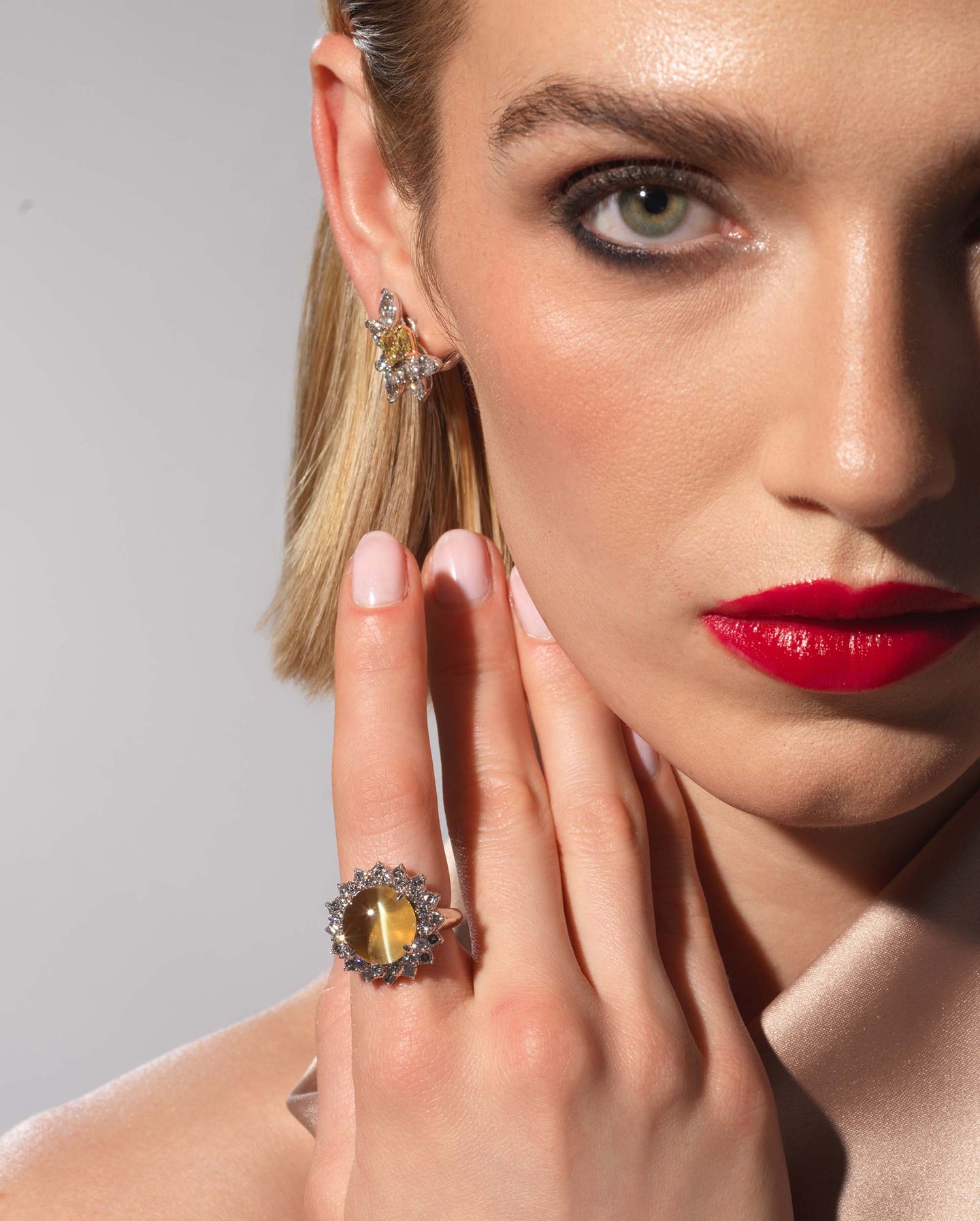 15.16ct Cat's-Eye Chrysoberyl Ring